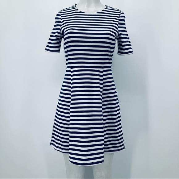 ❤️🔥 (5/20) Divided By H&M Women’s Short Sleeve Slip On Striped Dress Size 6 - Picture 1 of 7